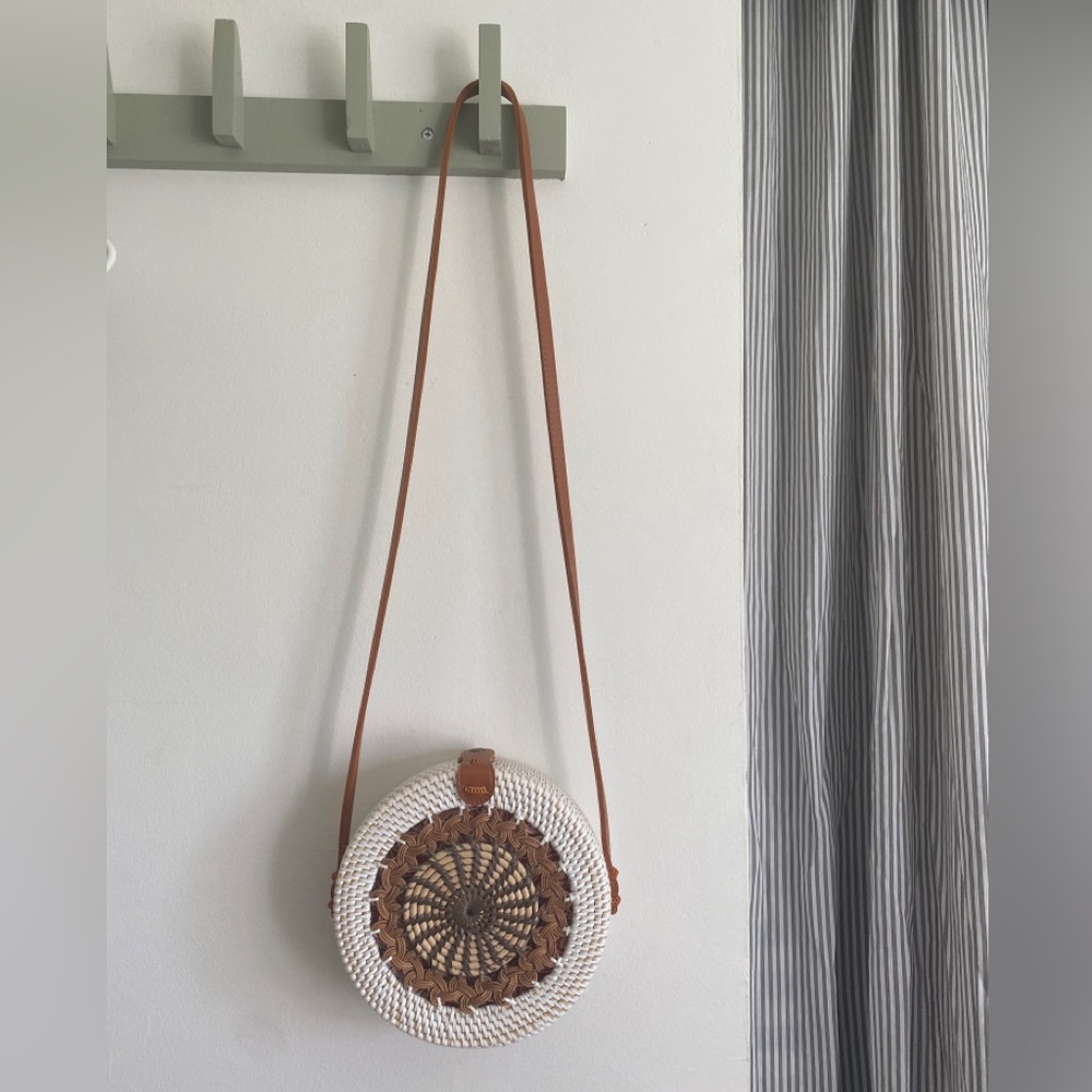 NWOT Handcrafted White and Brown Rattan Woven Crossbody Bag